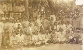 Emilio Aguinaldo with Veterans of the Revolution. Credit to the Owner.