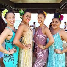 Manaola Beauty From The Gorgeous Wahine Of Hula Halau O Kamuela Who Performed In A Variety Of Colorful Manaolahawai Hawaiian Fashion Pretty Style Island Wear