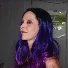 Nicole Betts (@dezalynd) • Threads, Say more