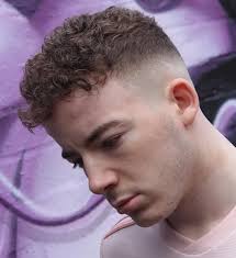 Tunsori barbati par scurt coafura. 65 De Tunsori Pentru BÄrbaÈii Cu PÄrul CreÈ