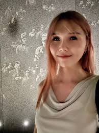 閒話一下最近看joeman的大胃王節目⋯⋯ 這是回到賽評的初心了嗎？  再想想我粉專的初心，本來是拿來抱怨夜場工作跟紀錄奇怪客人的⋯⋯結果因為換工作，而且知道我的人越來越⋯最後反而啥都不能講