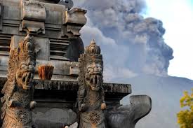 For more information and source, see on this link : Hari Ini Dalam Sejarah Gunung Agung Meletus 17 Maret 1963 Ribuan Orang Tewas Halaman All Kompas Com