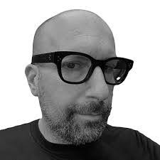 Gloria Vilardo's Instagram, Twitter & Facebook