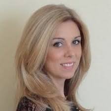 Tara Berger (TravelistaTara@)