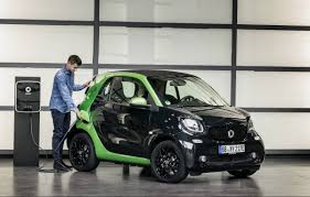 Primăvara și toamna, fără aer condiționat, drumuri mai lungi pe dn in primul rand o masina electrica costa in medie 15.000 euro luata sh, iar acest lucru nu te fereste de o probema la. Top Masini Electrice In Functie De Pret Disponibile In Romania