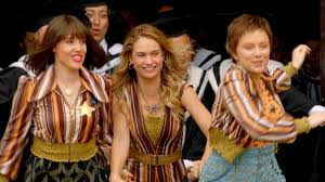Dominic Cooper On The Delicate Situation Of Working With Ex Amanda Seyfried On Mamma Mia Sequel Entertainment Tonight