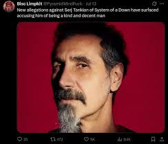 This actually jump-scared tf out of me hahaha