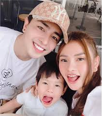 Phẫu thuật thu nhỏ quầng vú chỉ là dịch vụ tiểu phẫu đơn giản được thực hiện ở phía ngoài vùng da bị nhiễm sắc tố tại chuỗi thẩm mỹ viện đông á, quy trình thu nhỏ quầng vú được thực hiện trong phòng phẫu thuật với đội ngũ bác sĩ chuyên môn giàu kinh. Nhan Sáº¯c Khac Láº¡ Cá»§a Báº¡n Trai Thu Thá»§y Má»™t NÄƒm TrÆ°á»›c Ngoi Sao