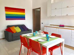 Scegli il tuo divano comodamente da casa. Apre A Milano Casa Arcobaleno Spazio Aperto Servizi