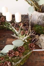 Adventskranz Selber Machen Diy Mooskranz Fur Advent Mit Zapfen Eukalyptus Asten Und Ganz Viel N Adventskranz Adventskranz Selber Machen Weihnachtsdekoration