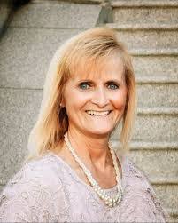 Lori Lower's Instagram, Twitter & Facebook