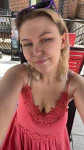 UPDATED POST 🩷 THANK YOU TO EVERYONE SO FAR BUT I GOT KICKED OUT. Hi, hope  everyone's having a good day in the sun today. No sob story besides the  fact that