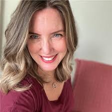 Laurel Knox's Instagram, Twitter & Facebook