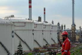 Sobat, seperti inilah view kilang pertamina refinery unit iv cilacap saat malam. Kilang Minyak Saudi Aramco Pertamina Masih Diskusikan Kesepakatan Ekonomi Pos