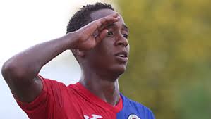 Brayan Gil firma extensión de contrato con FAS