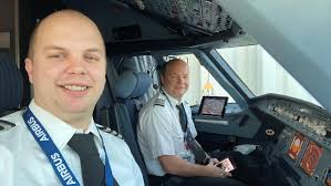 Celebrating 30 Years of Dedication: Honoring Frontier Airlines' Milestone  Employees