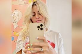 Actress and singer selena gomez was born on july 22, 1992 in grand prairie, texas. American Singer Selena Gomez S New Blonde Hair Look Sets Social Media On Fire The Nation Press