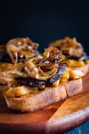 Leckere Crostini Mit Blutwurst Apfel Und Schmorzwiebeln Blutwurst Fingerfood Fingerfood Rezepte