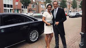 En dus komen ook hugo de jonges vrouw en kinderen aan het woord. O Xrhsths Arthur Van Amerongen Sto Twitter Ik Vrees Dat Lady Gaga De Vrouw Van Hugo Niet Goed Kent