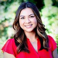 Rose Hare's Instagram, Twitter & Facebook