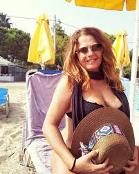 00:00 ερτ3 ► «πρωτοχρονιά με την ελένη τσαλιγοπούλου».αλλαγή χρονιάς με την ελένη τσαλιγοπούλου σε ένα δίωρο εορταστικό πρόγραμμα παραγωγής ερτ3. Elenh Tsaligopoyloy Sto Nosokomeio H Tragoydistria Ti Synebh Freegossip