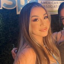 Entering my new era 💛 I cannot wait to see what life brings me with my  third baby. The woman and mother I'll strive to be will be the best version  of