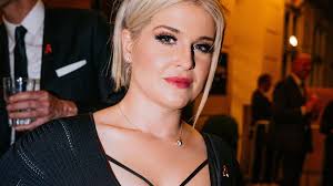 Die kelly osbourne diät ist, nach ihrer eigenen aussage. Kelly Osbourne Abnehmen Mit Pizza Und Wii Fit Promiflash De