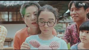 Director kim sanghyub working on true beauty previously worked on glamorous temptation, the king in love and sf9's chani, lee jaewook, kim hyeyoon, and lee taeri will make cameo appearances. True Beauty Episode 1 Dramabeans Korean Drama Recaps