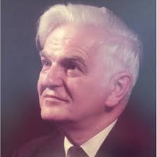 The Cosmo Avato '50 Scholarship for Education