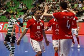Futsal Benfica Vence Sporting Em Jogo Louco Com 15 Golos E Fica A Uma Vitoria Do Titulo Futsal Sapo Desporto