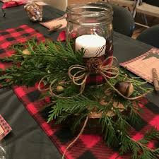 Diy christmas decoration to do for your home. 22 Pretty Christmas Table Decorations And Settings