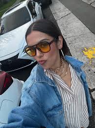 La Nancy es todas sus facetas 🫰🏼💁🏻‍♀️🙇🏻‍♀️ fluyendo 🤍 y amándome  cada día más