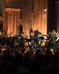 Le Printemps musical à Chavannes-sur-Moudon 🎶🌷🐝 Histoires et concerts à  la chapelle Notre-Dame ⛪🎻🎹 En partenariat avec Musique Art et Jeunesse,  partez à la découverte de Chavannes-sur-Moudon et de sa charmante église