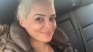 Sie selber sagte zu markus lanz, dass an ihr gerade mal ihre kniescheiben noch echt sind. Daniela Katzenberger Hat Sich Seit Ihrem Ersten Tv Auftritt Vollig Verwandelt