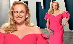 Rebel wilson has transformed herself since cementing her place as a dynamite presence in the hollywood film industry. Rebel Wilson Flaunts Her Slimmed Down Waist At Oscars Party Following Epic Weight Loss Daily Mail Online