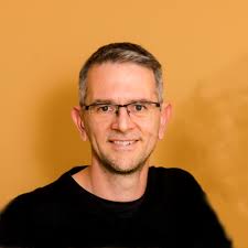 Zoltán Simon, Autor bei Aerospace & Advanced Composites GmbH