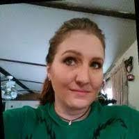 Beth Snipes's Instagram, Twitter & Facebook