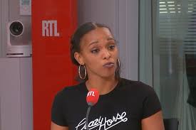 >>> benjamin castaldi s'invite au crazy horse avec les danseuses pour l'anniversaire de cyril hanouna (video). A La Rencontre De Daniela Infirmiere Le Jour Danseuse Au Crazy Horse La Nuit