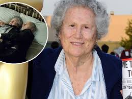 Muere Elsa Raven, actriz de 'Titanic' y 'Back To The Future', a los 91 años