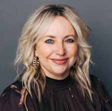 Beth Hamilton's Instagram, Twitter & Facebook