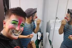 Gracias a todos los que se acordaron de mi 25 aniversario del nacimiento de  GUASIN SHOW.... Sin lugar a dudas amo ser Psicólogo, pero se que si Dios me  diera la dicha