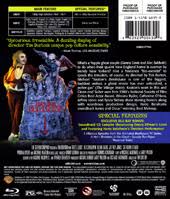 Beetlejuice (michael keaton) scares the deetz family by taking the form of a giant clip description: Beetlejuice