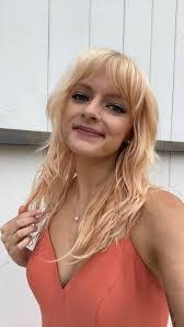 Emily Mullins's Instagram, Twitter & Facebook