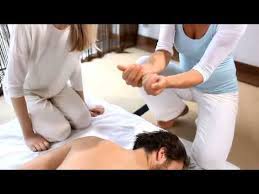 Check out the benefits of owning your own massage table below. Nivea Tv Massage Zu Hause Einfach Und Effektiv Tipps Und Tricks Youtube