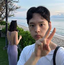 Brandon Ingram walking into the postgame interview like...