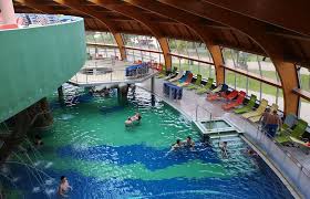 ••• bai termale stațiunea hajdúszoboszló, ungaria. Galerie Foto Hajduszoboszlo S A Transformat Din Mecca Reumaticilor In Cel Mai Mare Aquapark Din Europa Viziteaza Ungaria