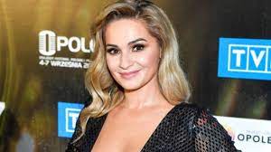 Gorące fotki robią furorę w sieci, więc podrzucamy je na eska.pl. Ewelina Lisowska Ignites The Senses In A Red Bikini Internet Users Were Impressed Real Rocket Magazine Rmf Fm