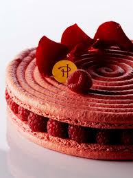 Entremets Ispahan Biscuit Macaron Creme Aux Petales De Roses Framboises Et Letchis Macaron Patisserie Gateau Macaron