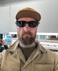 Jeff in bloodstone. Shame I didn't buy them last year when they were  available 🙄 Do you think JMM will release new models soon? Stewart (in  titan) are quite similar, but smaller.