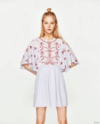 Zara, c'est une étape incontournable pendant les soldes. A Href Https Www Zara Com Fr Fr Soldes Trf Robes Robe Ample C3 A0 D C3 A9tails Brod C3 A9s C802661p4540012 Html Target Blank Rel Nofollow Robe A Details Brodes Zara 25 99 A Terrafemina